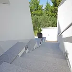 بيت ضيافة Inis 4*