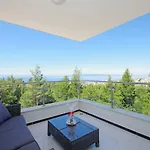 Inis 4* ماكارسكا