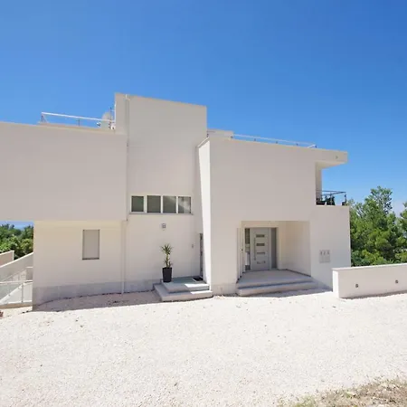 Pensionat Inis Makarska