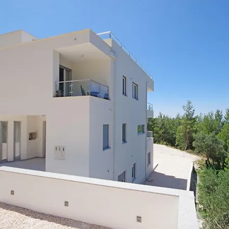 Inis Makarska