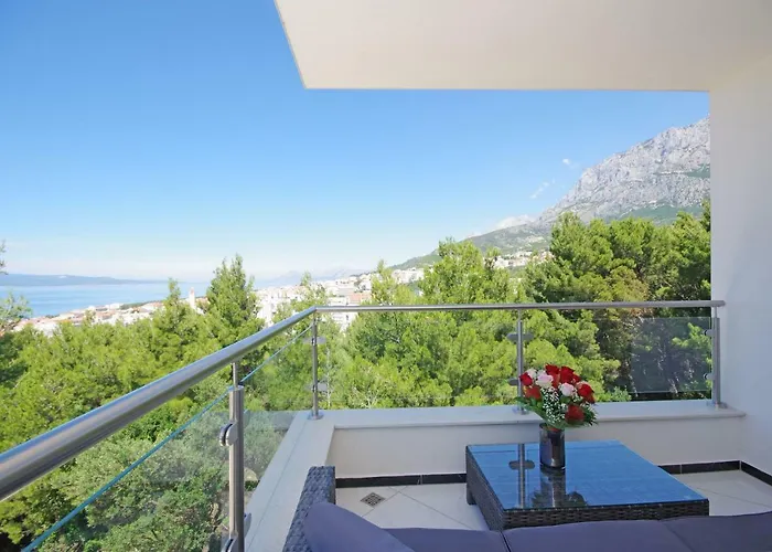 Inis 4* Makarska