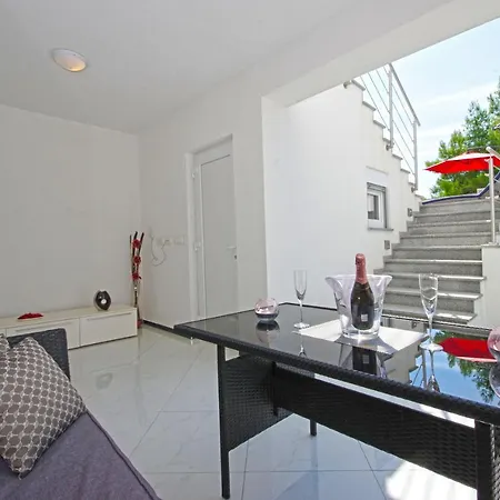 Guest house Inis