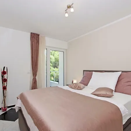 Casa de hóspedes Inis 4*