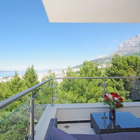 Inis 4* Makarska